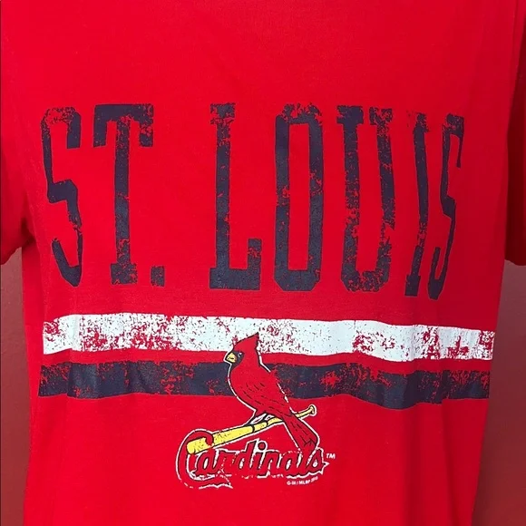 Like new G-lll 4her Red St. Louis Cardinals T-Shirt - Picture 5 of 13
